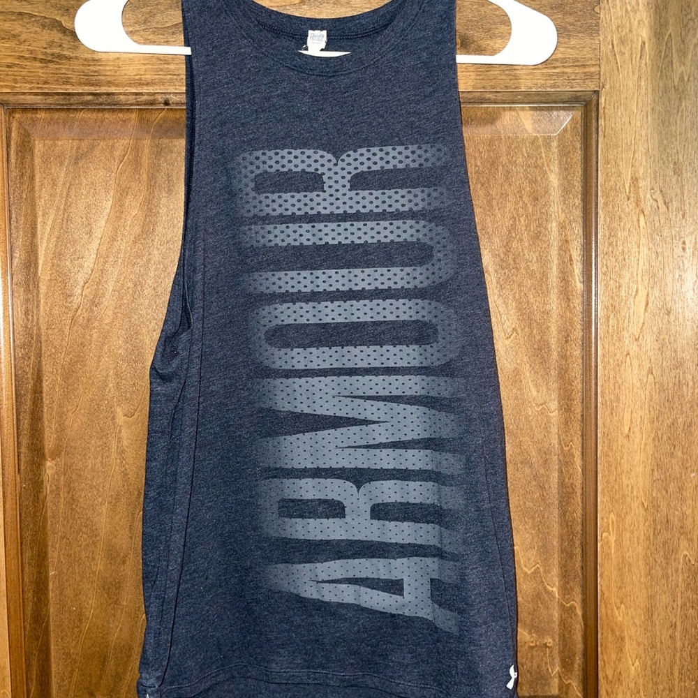 gray under armour tank top